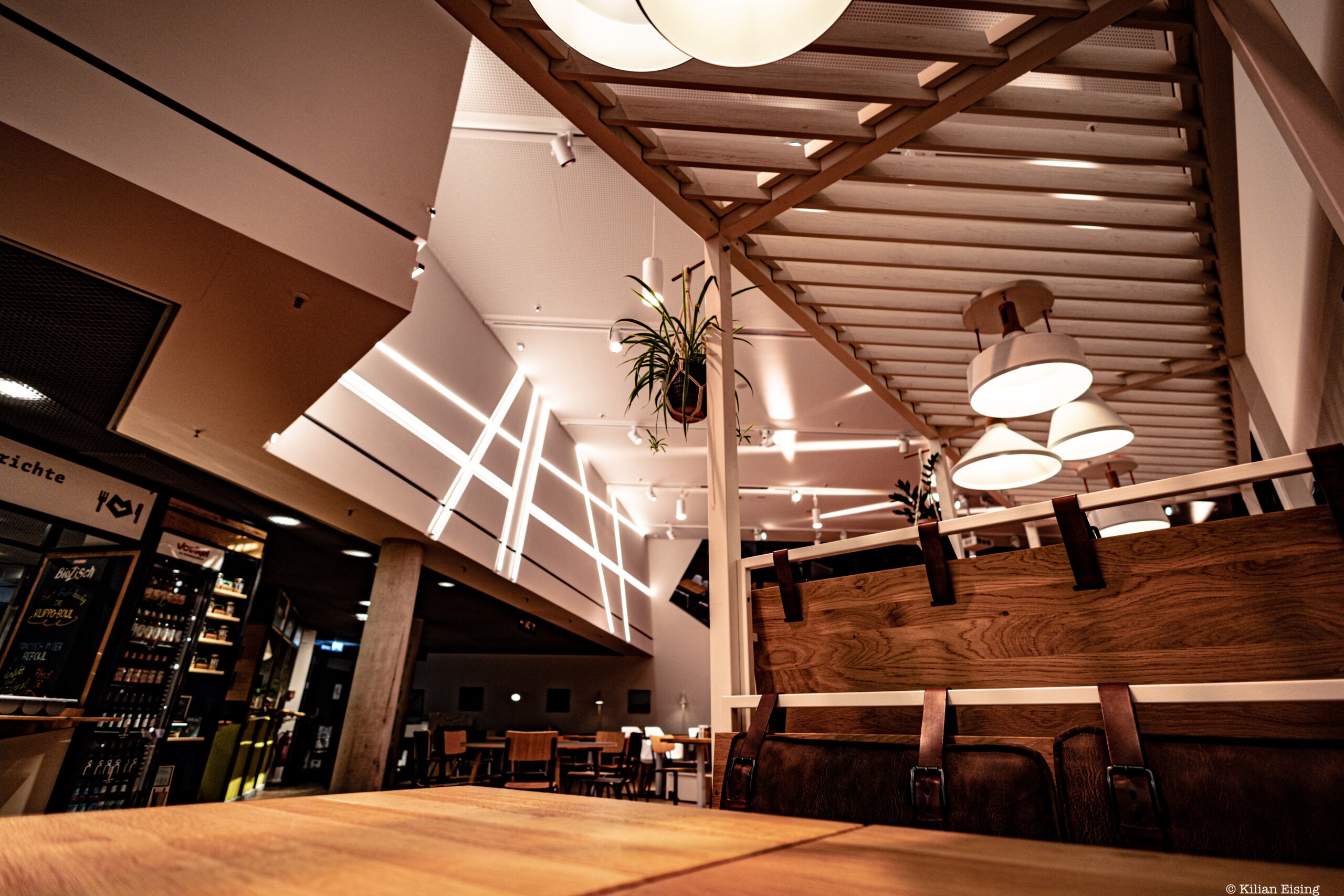 LED Streifen weiß in Restraunt Lüneburg