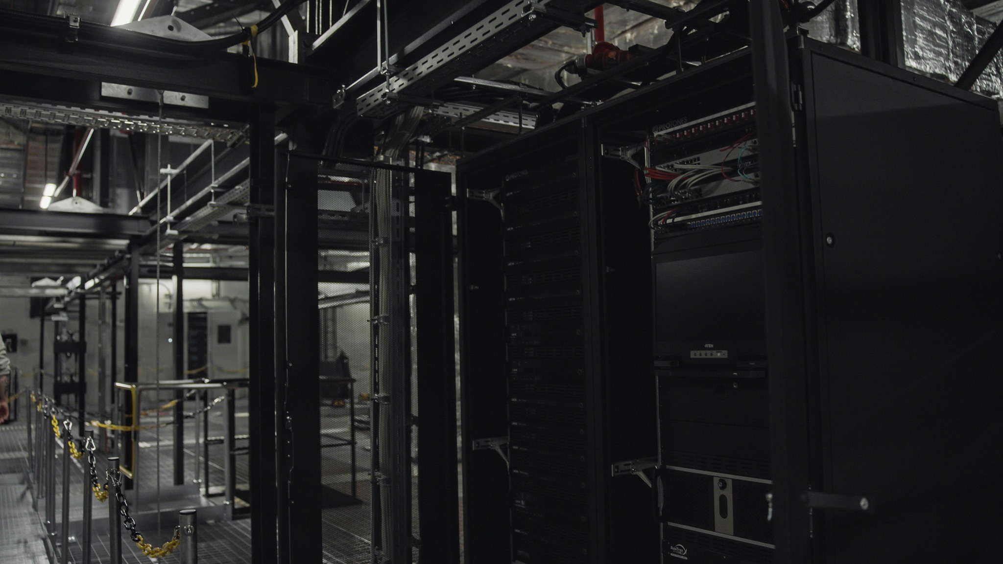 Veranstaltungstechnik Racks in Zwischendecke Congress Centrum Hamburg
