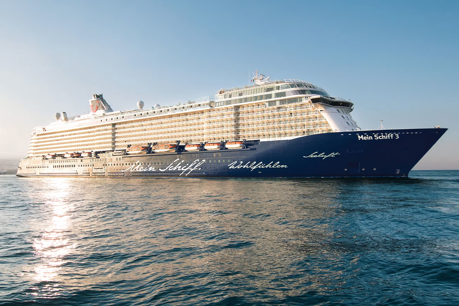Mein Schiff 3 von TUI Cruises nach der Modernisierung der Entertainment-Technik durch PROTONES während des Dry Docks